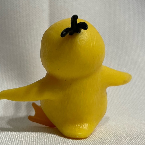 Pokemon Detective Pikachu 1.5” Psyduck Figure 2019 WCT Wicked Cool Toys - Picture 2 of 4